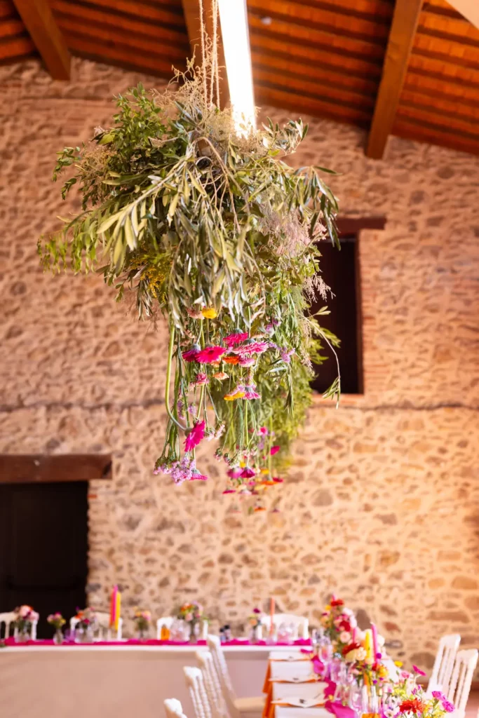 Suspension florale coloré pour mariage